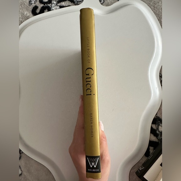 Little Book of Gucci: The Story of the Iconic Fashion House - Picture 7 of 7